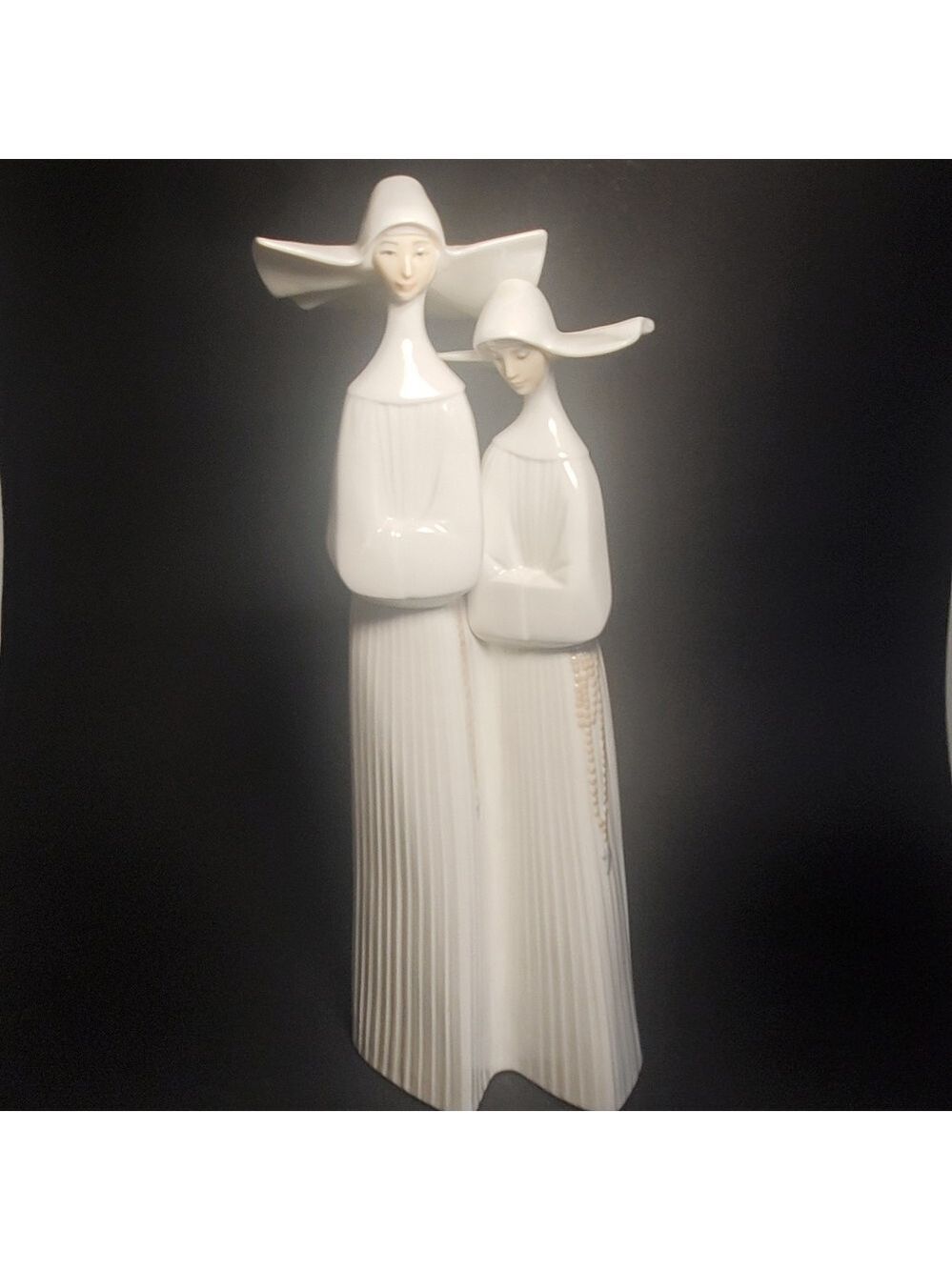 LLADRO Porcelain Figurine "Nuns", Vintage No. 4611, Fulgencio Garcia,  Retired